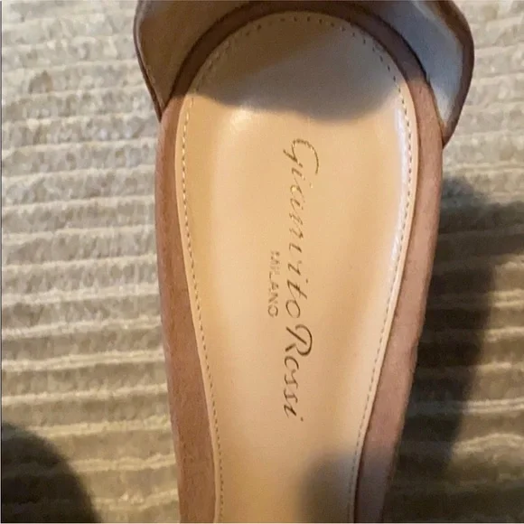 New without tags Gianvito Rossi Brown Block Heel Sandals